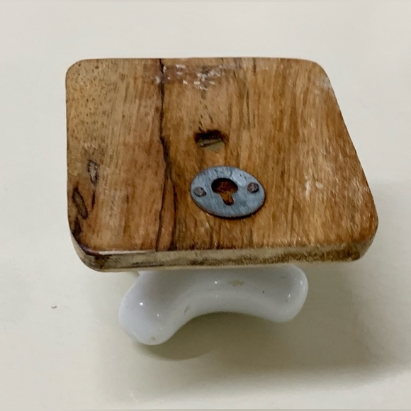 Repurposed Vintage Porcelain Faucet Handle Wall Mounting Coat Hanger - Picture 9 of 16